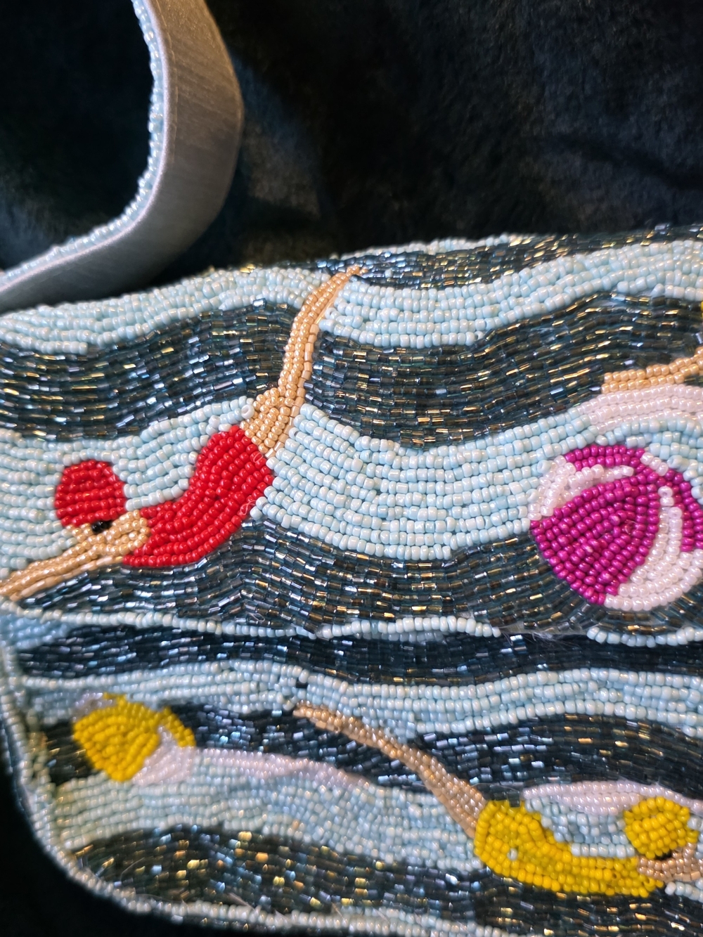 Playful Beaded Swimmers Shoulder Bag in Multi-Color W/Matching Coin Purse Set. - Picture 2 of 10